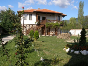 Къщи за гости Под Балкана